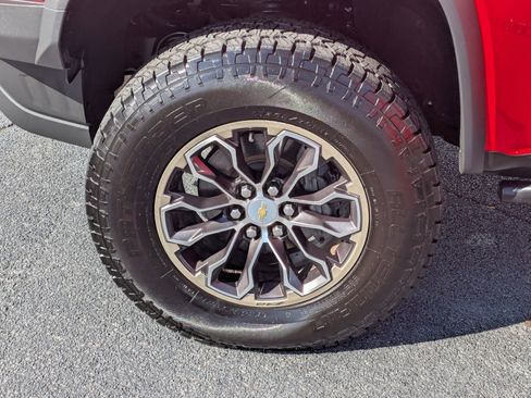 Used 2019 Chevrolet Colorado ZR2 image 9