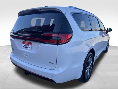 New 2026 Chrysler Pacifica Pinnacle w/ Trailer Tow Group image 5