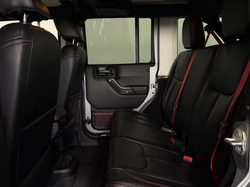 Used 2017 Jeep Wrangler Unlimited Rubicon AWD/4WD image 23