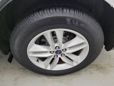 Used 2018 Ford Edge SEL w/ Equipment Group 201A FWD image 31