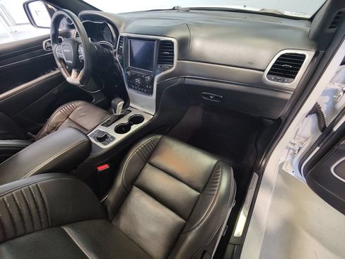 Used 2018 Jeep Grand Cherokee SRT AWD/4WD image 11