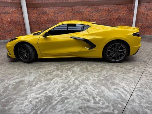 Used 2025 Chevrolet Corvette Stingray Coupe image 2