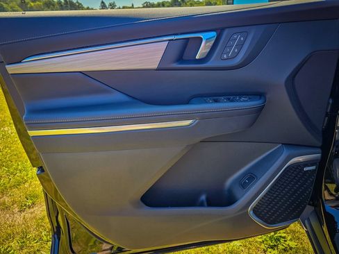 New 2027 Buick Enclave Preferred w/ Power Package AWD/4WD image 9
