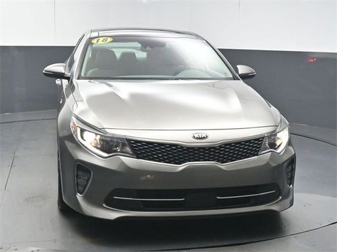 Used 2018 Kia Optima EX w/ Technology Package image 3