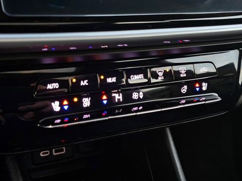 Certified 2023 Chevrolet Bolt EUV Premier w/ Sun & Sound Package image 29