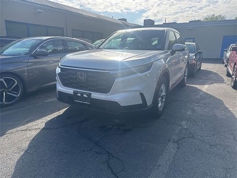 Used 2023 Honda CR-V LX image 3