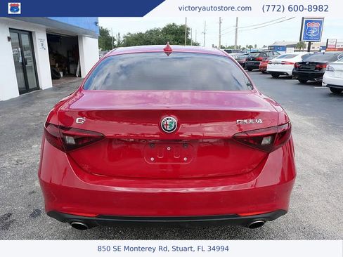 Used 2017 Alfa Romeo Giulia AWD image 9