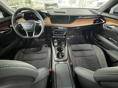 Used 2023 Audi e-tron GT Prestige w/ Prestige Package image 13
