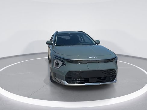 New 2026 Kia Niro Wind FWD image 3