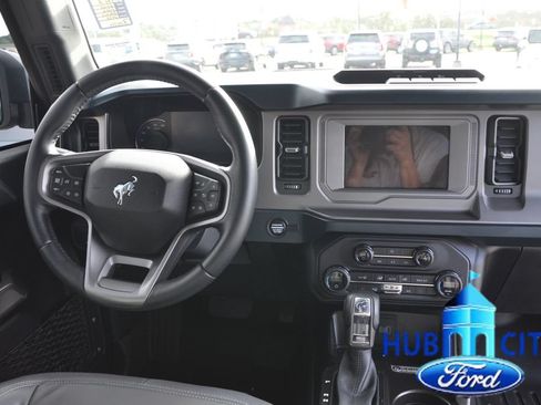 Used 2023 Ford Bronco Outer Banks AWD/4WD image 19