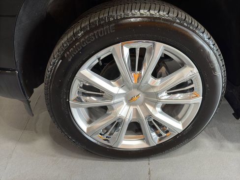 Used 2023 Chevrolet Silverado 1500 High Country w/ High Country Premium Package image 9