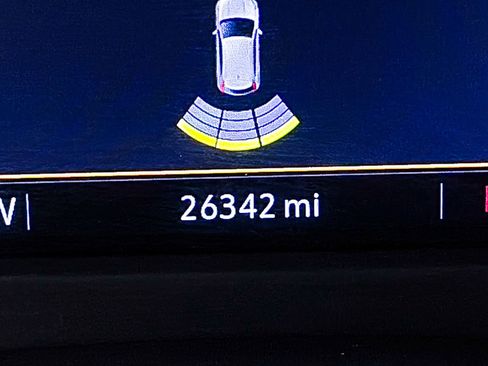 Used 2023 Cadillac XT4 Sport w/ LPO, Onyx Lite Package FWD image 33