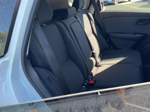 Used 2023 Nissan Rogue S FWD image 13