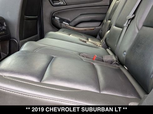 Used 2019 Chevrolet Suburban LT w/ LT Signature Package AWD/4WD image 3