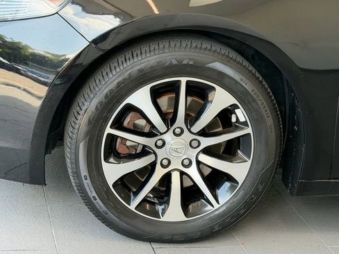 Used 2017 Acura TLX FWD image 4