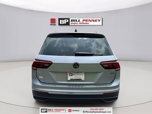 Used 2023 Volkswagen Tiguan SE image 6