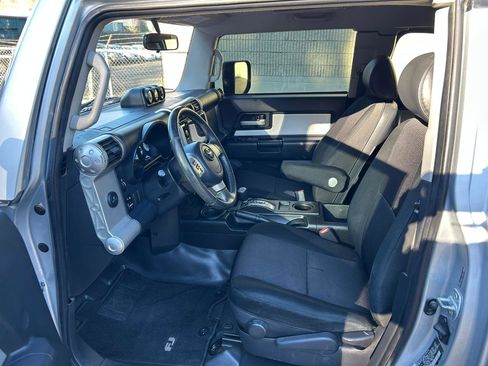 Used 2008 Toyota FJ Cruiser 4WD AT image 10