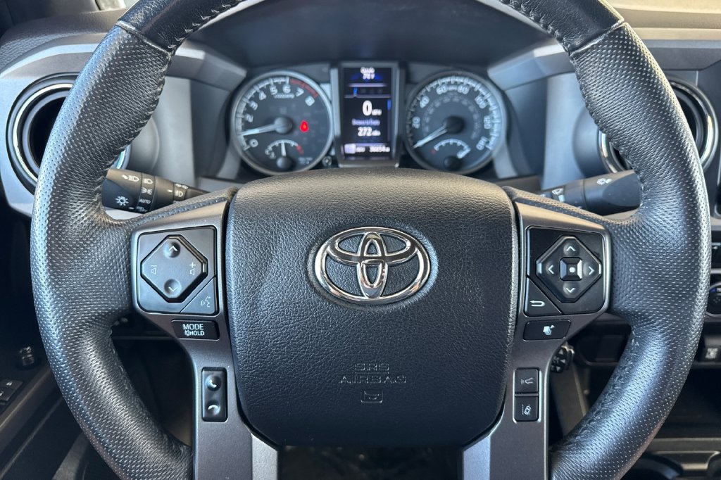 Used 2022 Toyota Tacoma TRD Off-Road AWD/4WD image 24