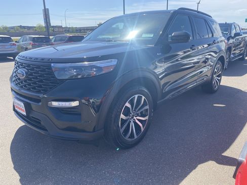 Used 2022 Ford Explorer ST-Line w/ Class IV Trailer Tow Package AWD/4WD image 4