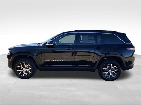 New 2025 Jeep Grand Cherokee Limited w/ Luxury Tech Group II image 2
