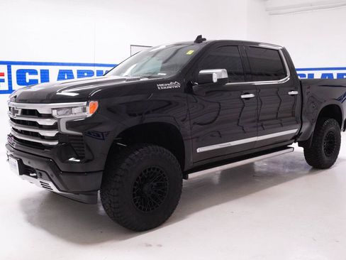 Used 2023 Chevrolet Silverado 1500 High Country w/ Technology Package AWD/4WD image 33