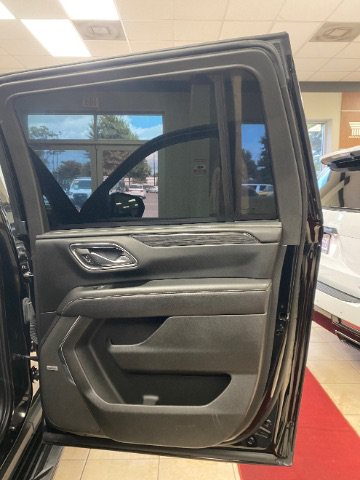Used 2023 GMC Yukon XL SLT AWD/4WD image 9