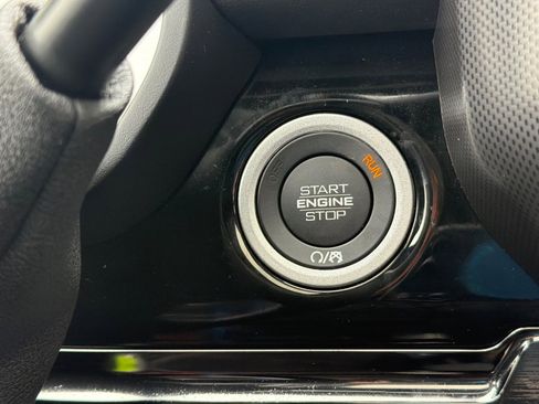 Used 2025 RAM 3500 Limited image 21