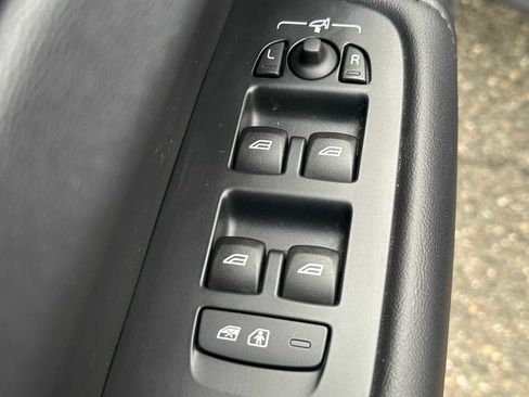 Certified 2023 Volvo XC60 T8 Plus w/ Protection Package Premier image 17