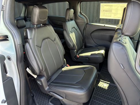 New 2026 Chrysler Voyager LX image 35