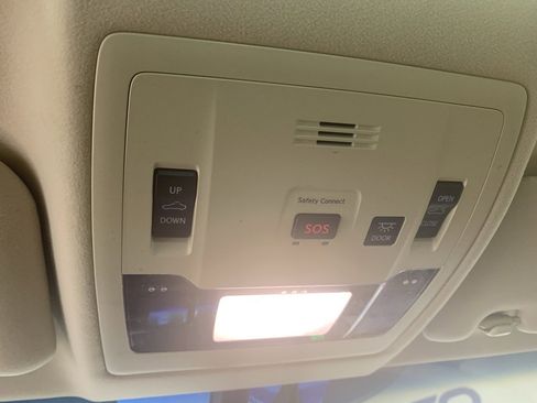 Used 2016 Lexus ES 350 w/ Premium Package w/Wood Trim image 28