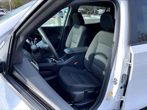 Used 2024 GMC Terrain SLE image 10