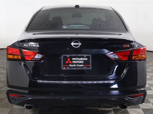 Used 2023 Nissan Altima 2.5 SR FWD image 8