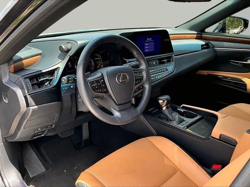 Used 2025 Lexus ES 350 w/ Premium Package FWD image 18