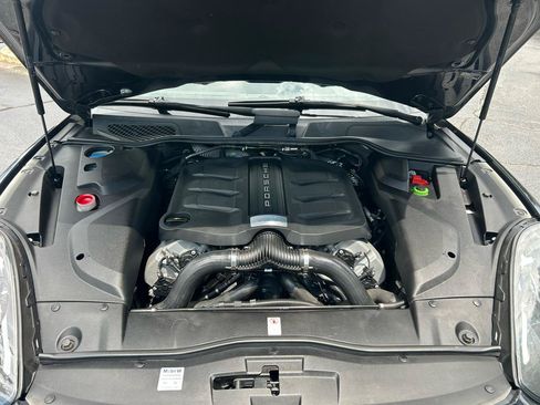 Used 2017 Porsche Cayenne S w/ Premium Plus Package AWD/4WD image 36