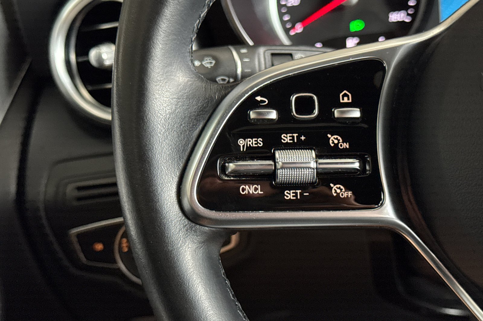 Certified 2021 Mercedes-Benz GLC 300 4MATIC image 29