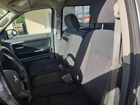 Used 2007 Mitsubishi Raider LS image 21