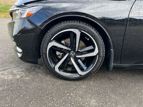 Used 2018 Honda Accord Sport image 30