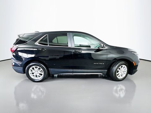 Used 2022 Chevrolet Equinox LT w/ Driver Convenience Package image 8