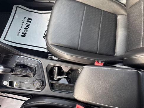 Used 2021 Volkswagen Tiguan SE R-Line image 11