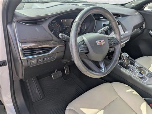 Used 2019 Cadillac XT4 Sport image 9