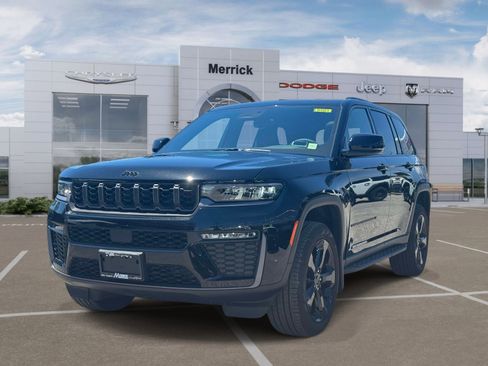 Used 2026 Jeep Grand Cherokee Limited w/ Limited Altitude Package AWD/4WD image 4