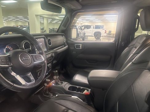 Used 2021 Jeep Gladiator Overland w/ Popular Equipment Package image 13