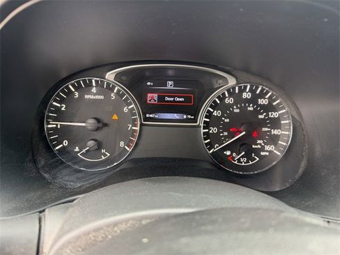 Used 2016 Nissan Pathfinder Platinum w/ Cargo Package image 14