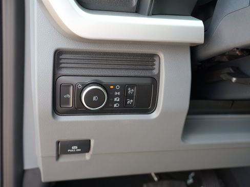 New 2026 Ford F250 XLT w/ FX4 Off-Road Package AWD/4WD image 18