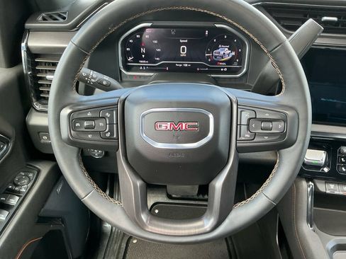 Used 2024 GMC Sierra 2500 AT4 w/ AT4 Preferred Package AWD/4WD image 12