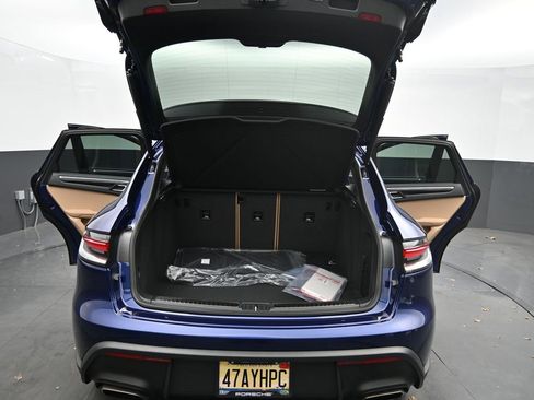 New 2026 Porsche Macan image 17