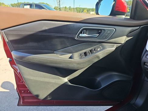 Used 2021 Nissan Rogue SL image 30