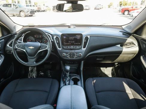 Used 2022 Chevrolet Malibu LT FWD image 14