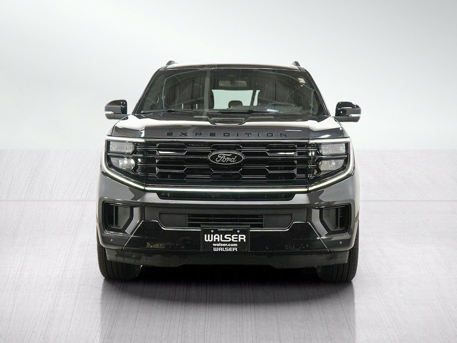 Used 2025 Ford Expedition Platinum w/ Stealth Performance Package AWD/4WD image 8