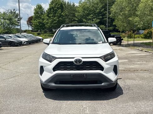 Used 2019 Toyota RAV4 LE w/ Carpet Mat Package FWD image 2